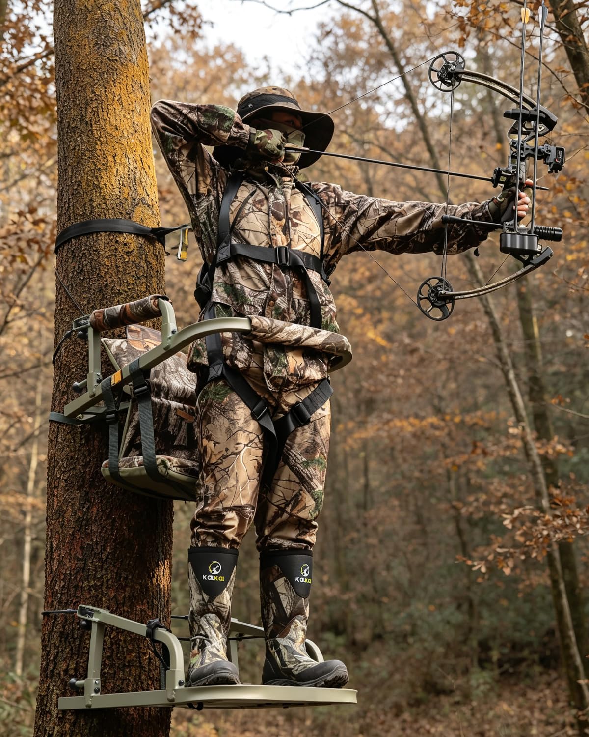 Climbing Tree Stand with Harness and Camo Seat Cushion I612